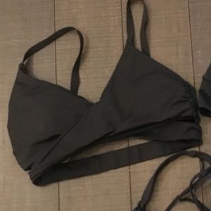 LIKE NEW LULULEMON SPORTS BRA SIZE 10